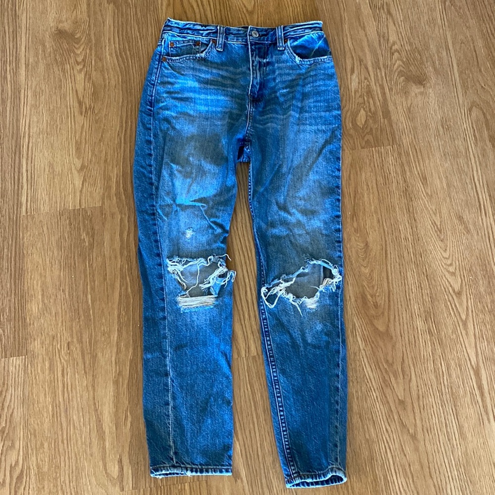 Abercrombie Annie girlfriend jeans with ripped knees size 25/0